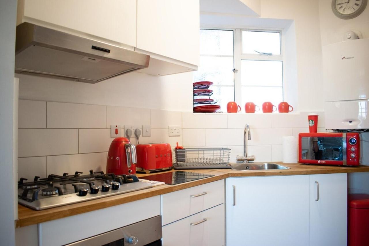Beautifully Decorated Contemporary 2 Bedroom Flat Londyn Zewnętrze zdjęcie